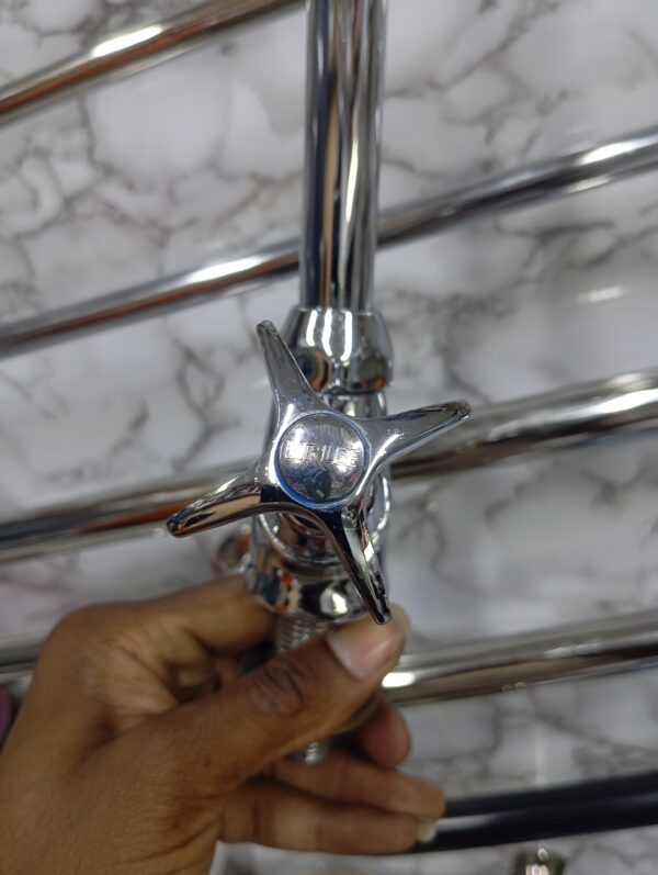 Silver Laboratory Tap with Swivel Nozzle – Bench Mounted