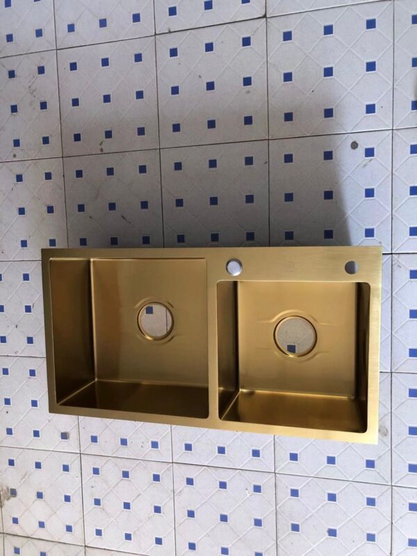 866cac04-ddad-47e5-8719-29737c231990 Rectangular Double Bowl with Accessory Slots and Drying Rack (Gold Finish)