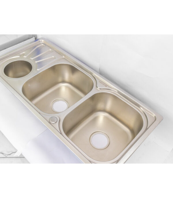Rectangular Double Bowl with Side Bin Stainless Steel Sink (Drainage Kit Included)A heavy-duty rectangular kitchen sink featuring two large identical washing basins, an integrated Side Bin for specialized soaking, and a complete professional drainage installation kit.