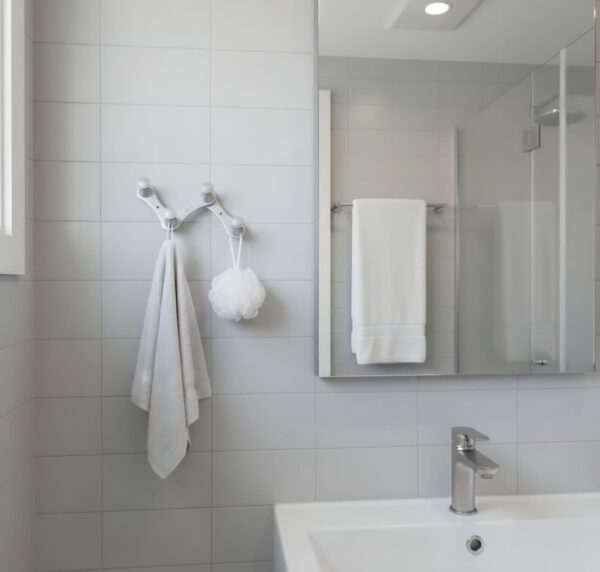N248 – High Density 4 Nob Adjustable Hook 5 Premium Wall-Mounted High-Density Adjustable Hook Rail | Flexible 4-Knob Folding Towel & Coat Hanger with Satin Silver Finish