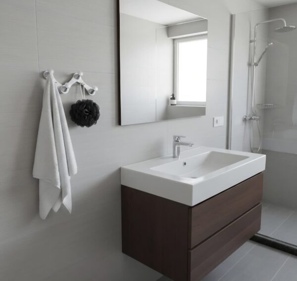 N248 – High Density 4 Nob Adjustable Hook 6 Premium Wall-Mounted High-Density Adjustable Hook Rail | Flexible 4-Knob Folding Towel & Coat Hanger with Satin Silver Finish